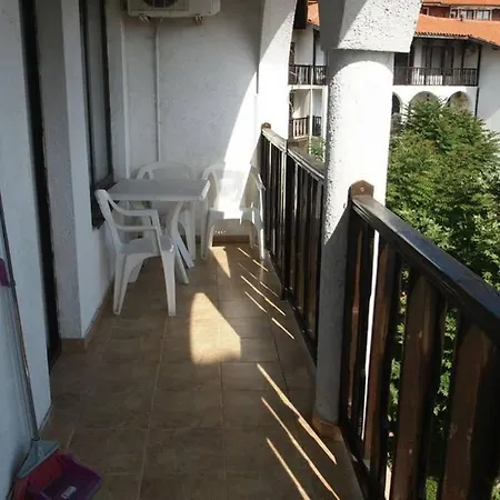 Cosy Flat 2 Bedroom Flat At スヴェティ・ヴラス