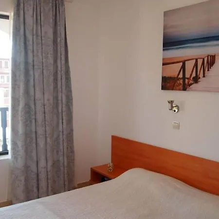 Cosy Flat 2 Bedroom Flat At *