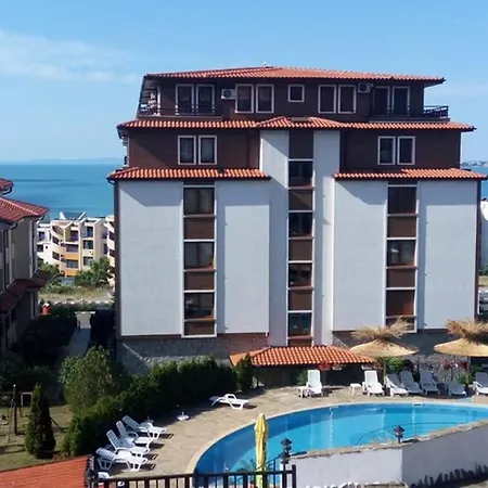 Cosy Flat 2 Bedroom Flat At *
